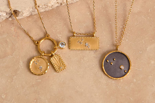 What Kind of Jewelry Should an Aries Wear?