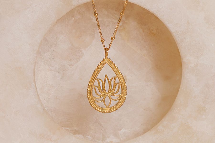 How To Choose Meaningful Graduation Jewelry Gifts | Satya The Satya ...