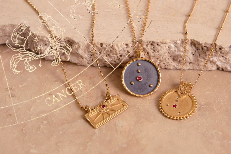 The Best Types of Jewelry for Cancers To Wear