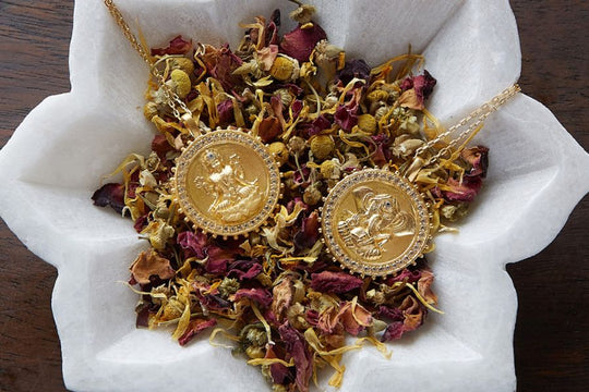 Wear These Symbols and Gemstones for Abundance