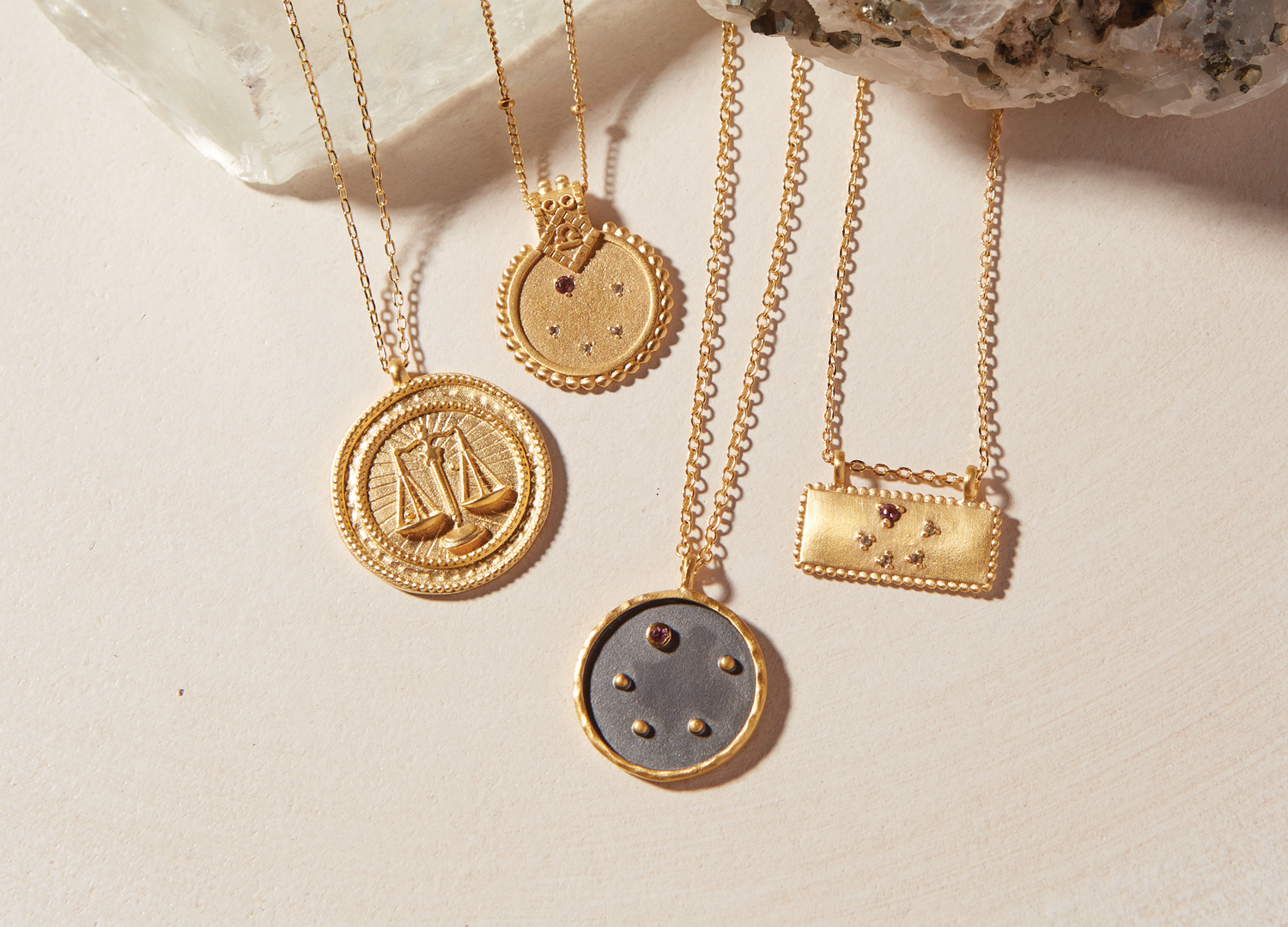 What Kind of Jewelry Should Libras Wear?